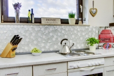 Natural stone glass mosaic mosaic tiles hexagonal white antique white cream white mother-of-pearl tile backsplash wall cladding bathroom - MOS11D-HXN11