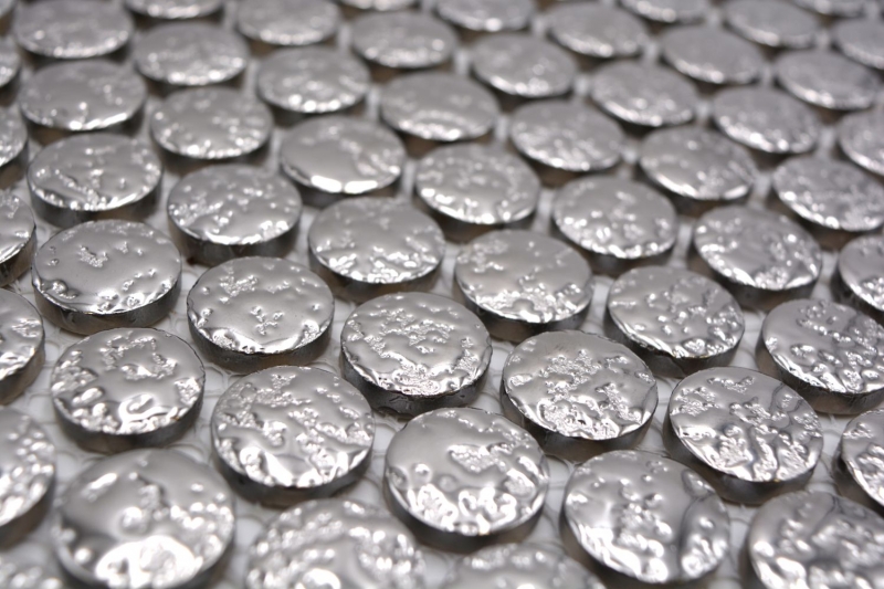 Hand-patterned ceramic mosaic tile Button Loop Penny Round uni silver hammered MOS10-0207_m