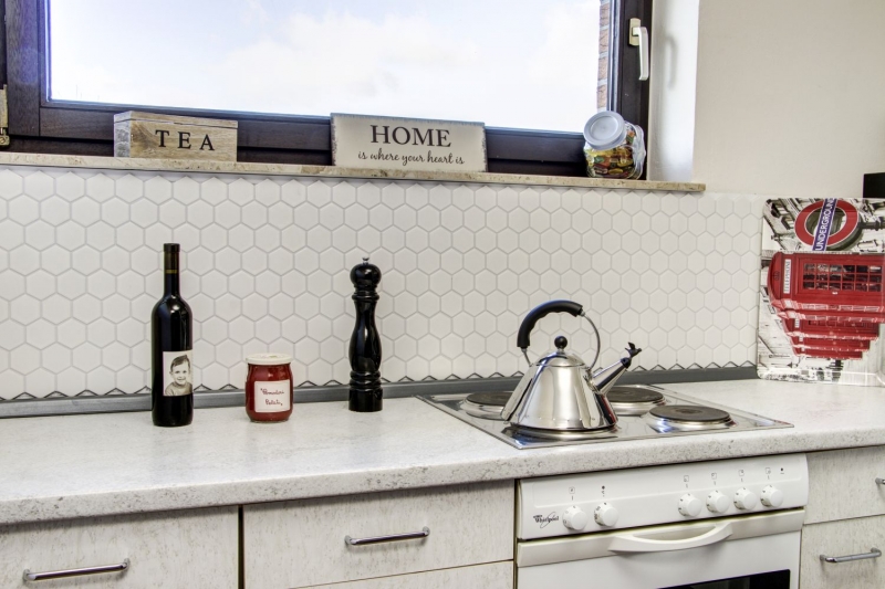 Hand-patterned mosaic tile ceramic hexagon white glossy kitchen splashback MOS11B-0102_m