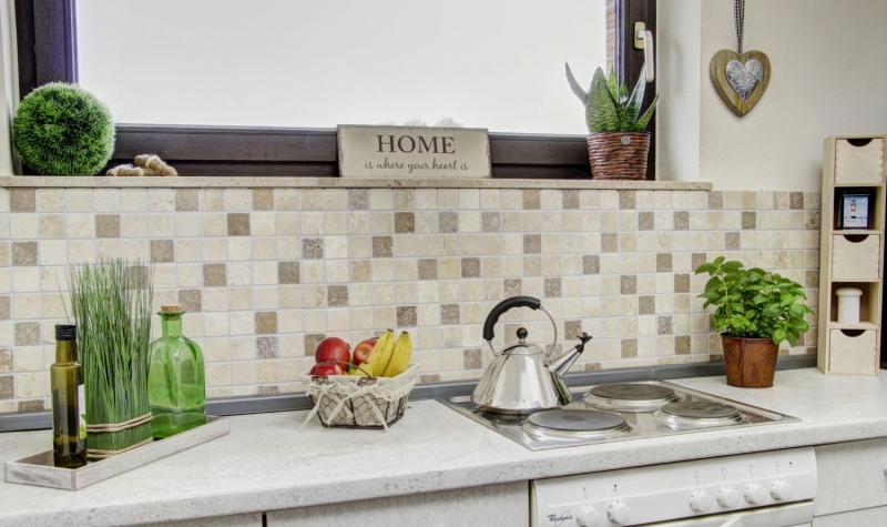 Hand sample mosaic kitchen splashback Travertine natural stone beige brown Chiaro + Noche Travertine MOS43-1216_m