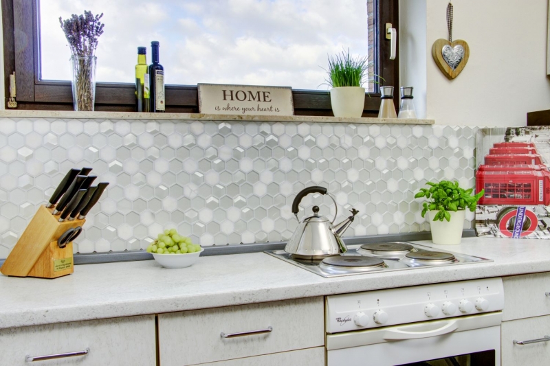 Hand-patterned mosaic tile Tile backsplash Translucent white Hexagon glass mosaic Crystal stone 3D white MOS11D-HXN11_m
